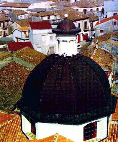Vista del centro storico e della cupola della Chiesa Madre